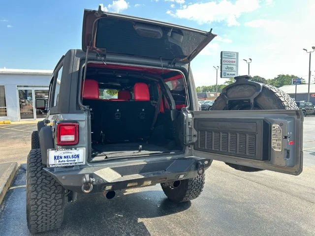 Used 2018 Gray Jeep Unlimited Sport S image 13