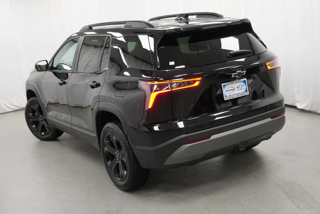 New 2027 Mosaic Black Metallic Chevrolet LT image 36