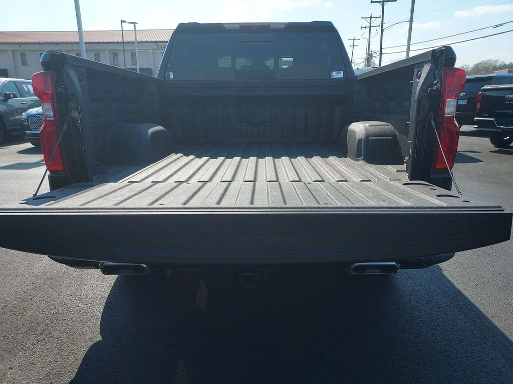 Used 2026 Black Chevrolet High Country image 30