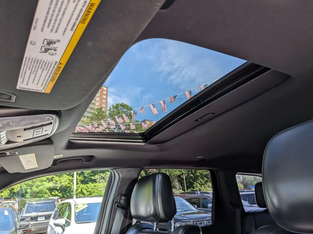 Used 2020 Blue Jeep Limited image 23