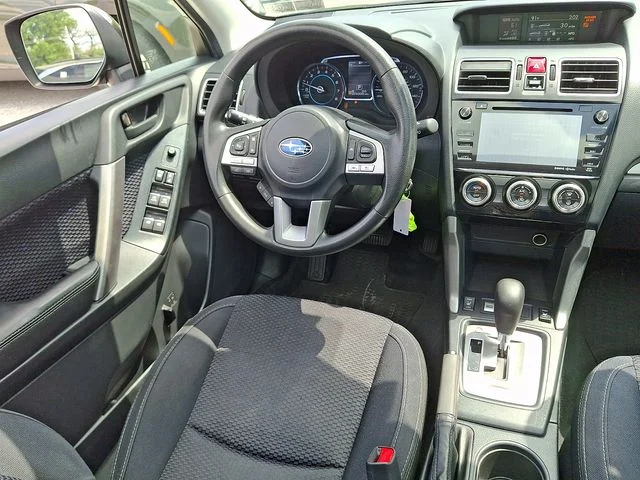 Used 2018 Black Subaru 2.5i Premium image 14