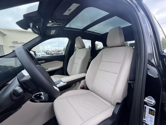 New 2025 Black Sapphire Metallic BMW xDrive28i image 17