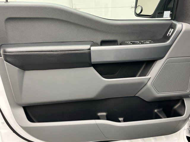 Used 2023 Oxford White Ford XLT image 8