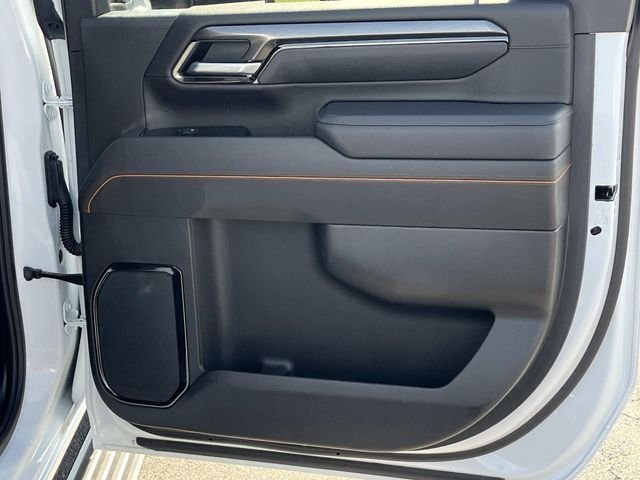 Used 2025 White GMC AT4 image 20