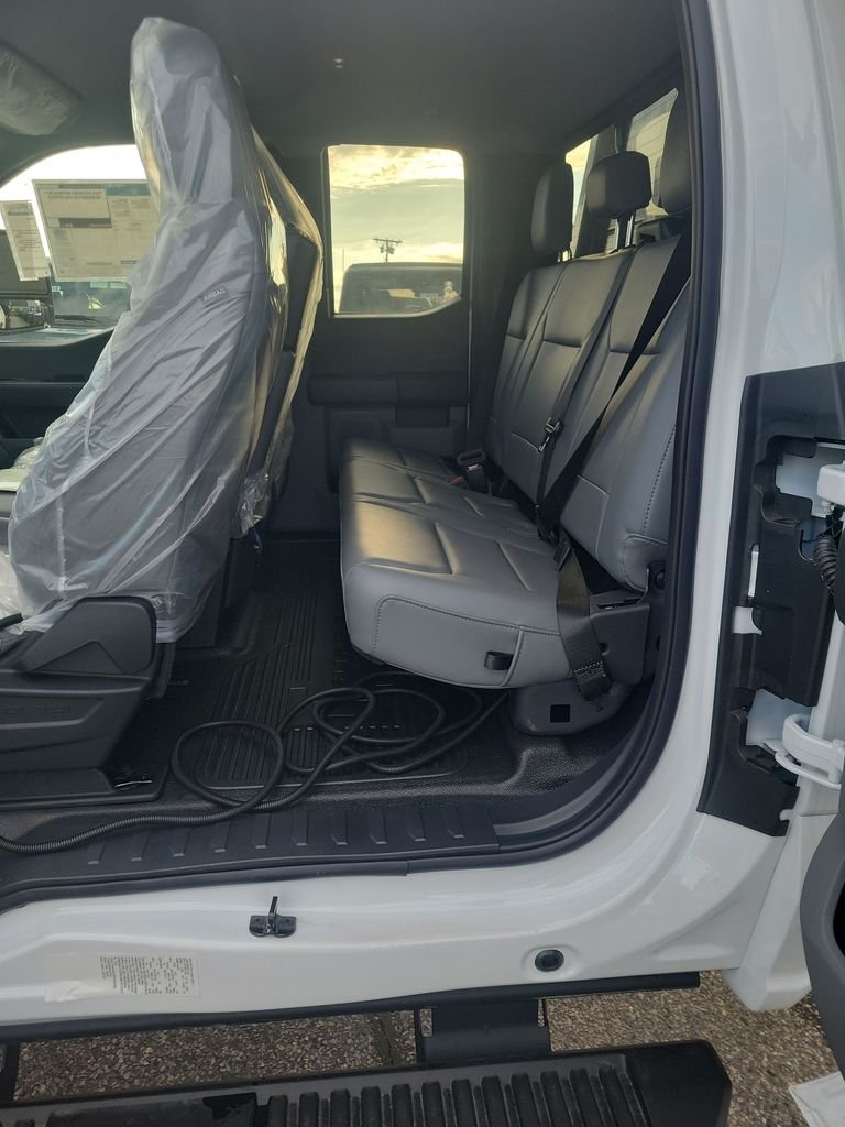 2025 Ford F-450 Super Duty Chassis Cab XL - Photo 21