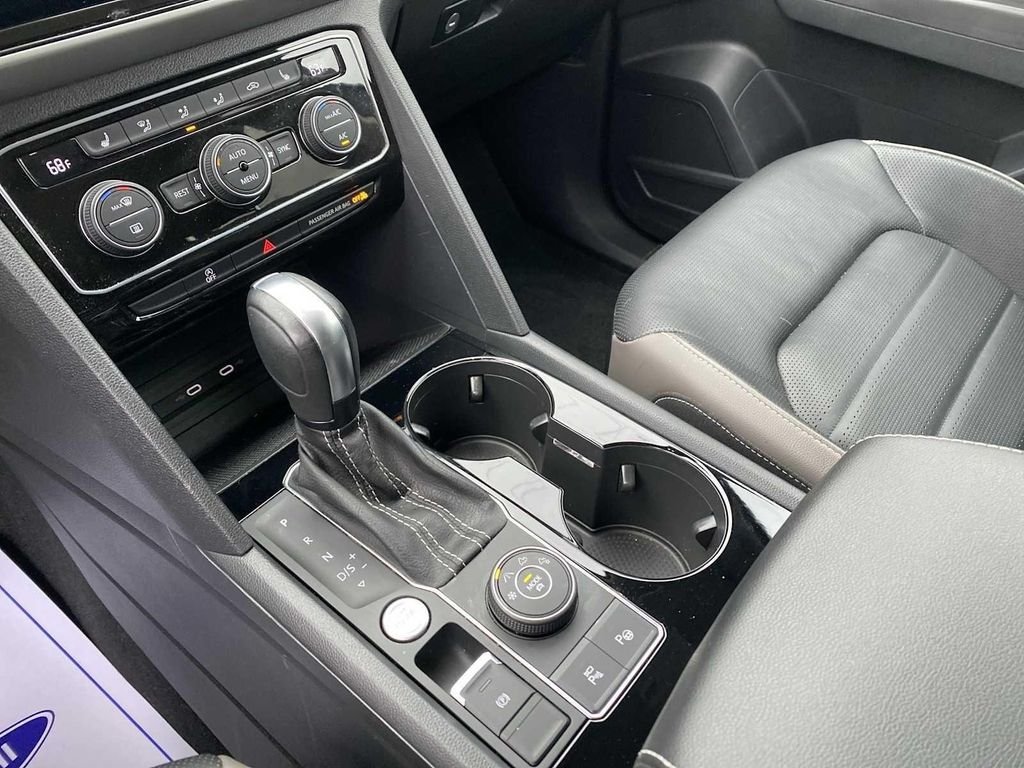 Used 2022 Gray Volkswagen 3.6L V6 SEL Premium R-Line image 17