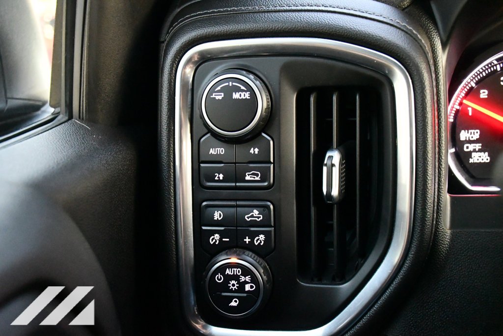 Used 2020 IRIDESCENT PEARL TRICOAT Chevrolet RST image 14