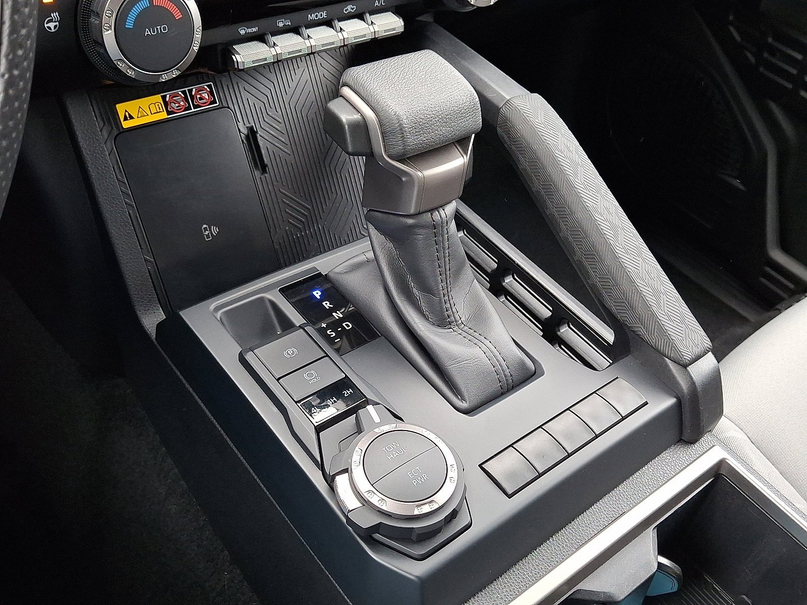 2024 Toyota Tacoma SR5 - Photo 16