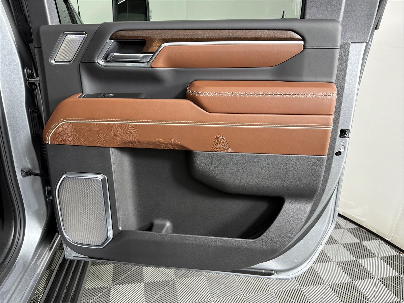 2026 GMC Sierra 2500HD Denali Ultimate - Photo 15