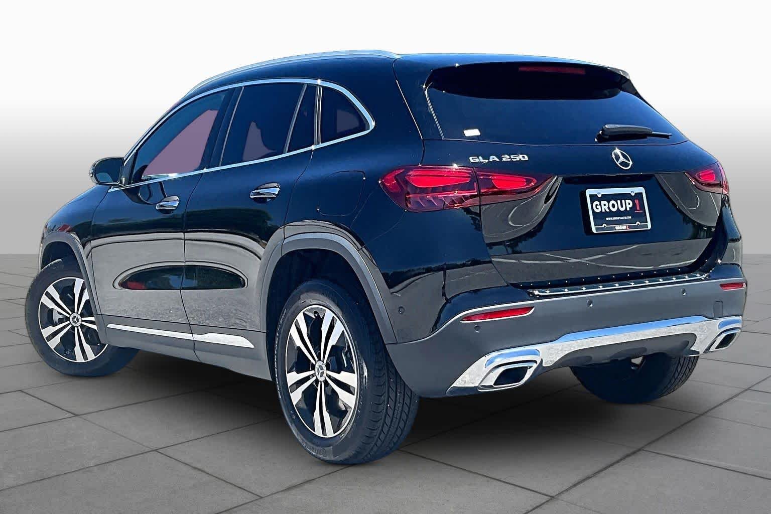 Used 2025 Night Black Mercedes-Benz GLA 250 image 12
