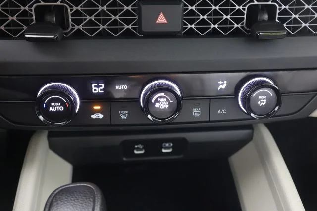 Used 2023 White Honda LX image 15