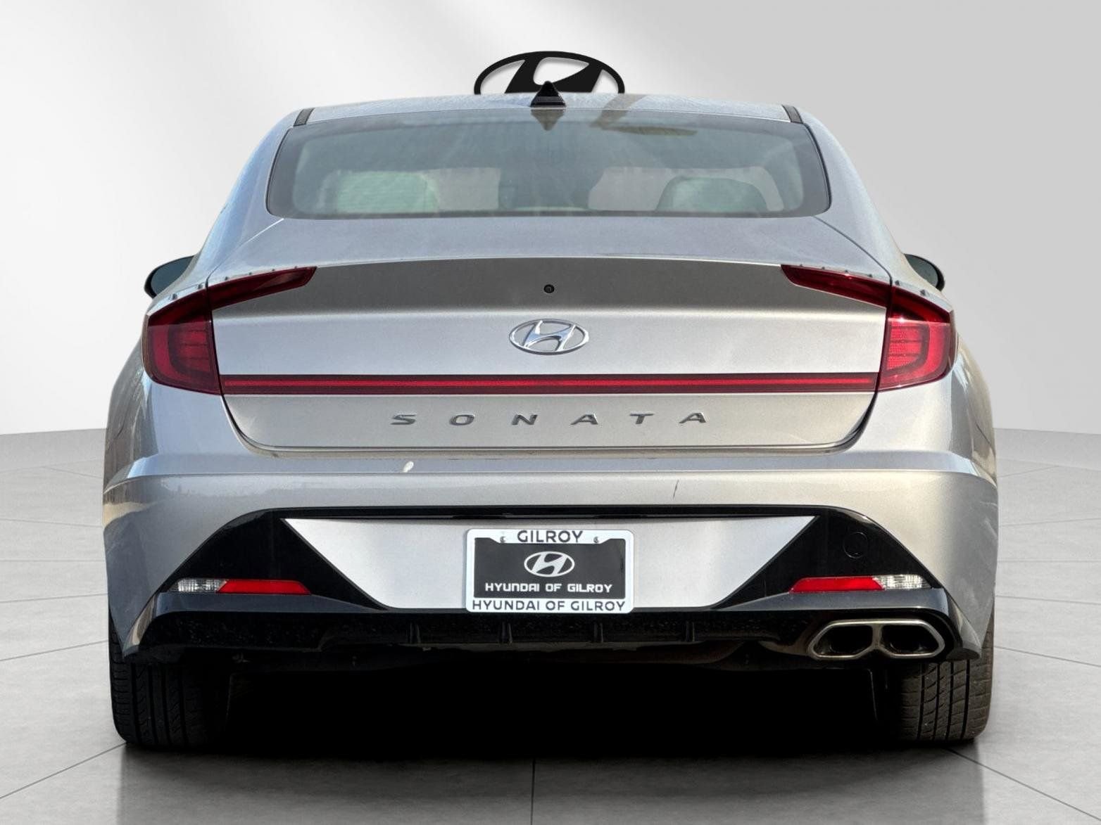 Used 2023 Silver Hyundai SEL image 4