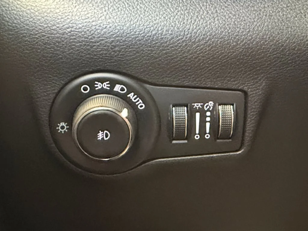 Used 2024 Gray Jeep Limited image 25