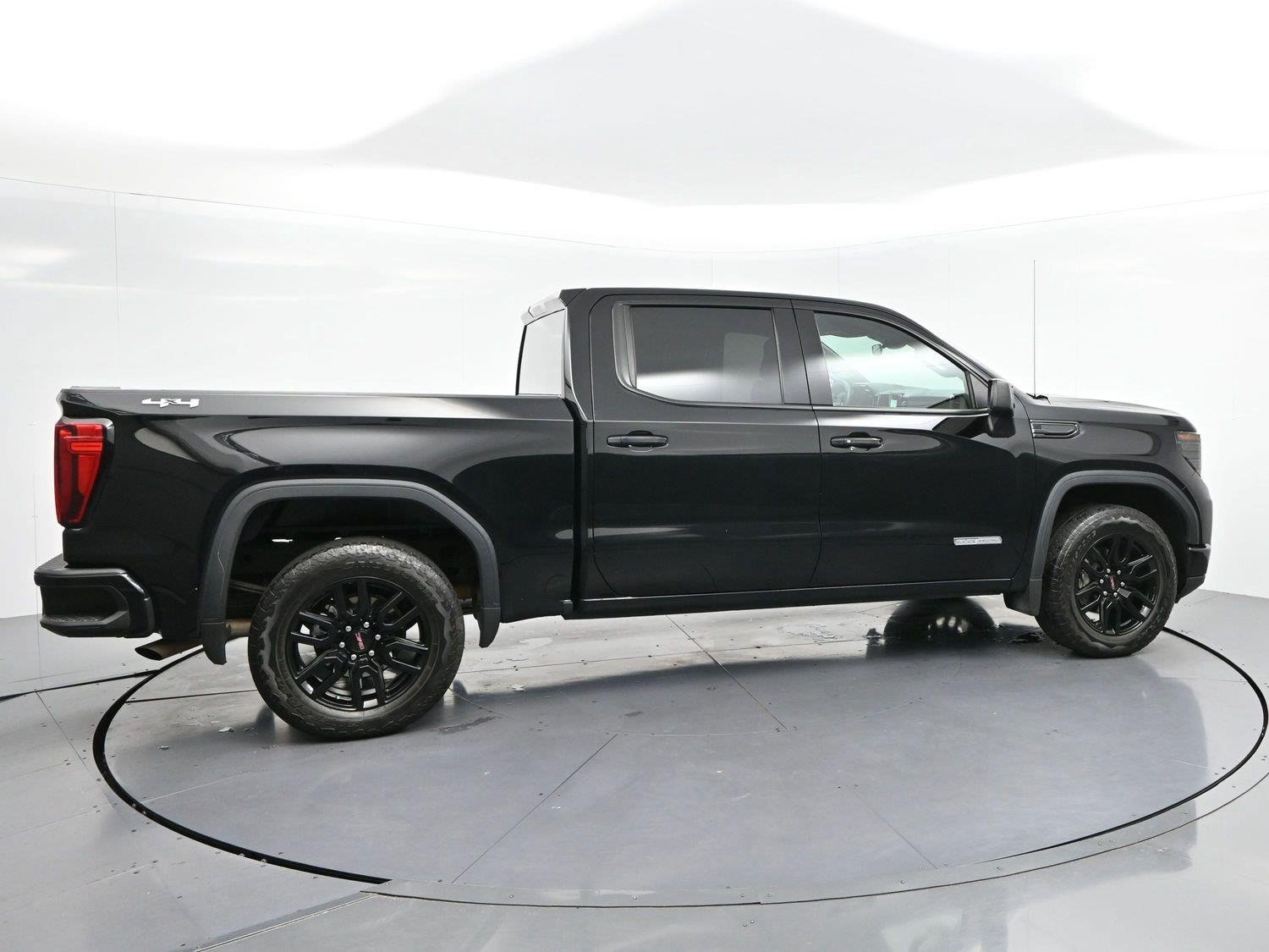 Used 2024 Onyx Black GMC Elevation image 8
