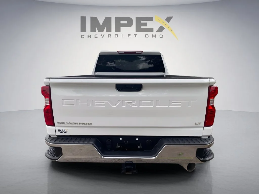 Used 2026 Summit White Chevrolet LT image 4