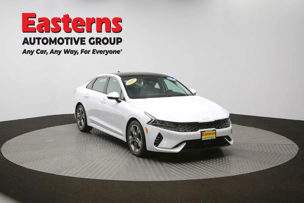 Used 2022 White Kia EX image 50