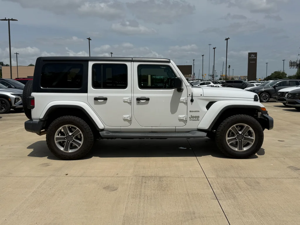 Used 2020 Bright White Clearcoat Jeep Sahara image 7
