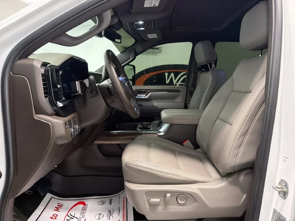 Used 2024 White Chevrolet LT image 10