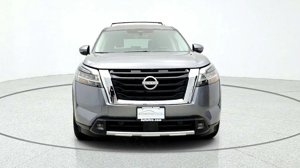 Used 2024 Boulder Gray Pearl Nissan Platinum 4WD image 2
