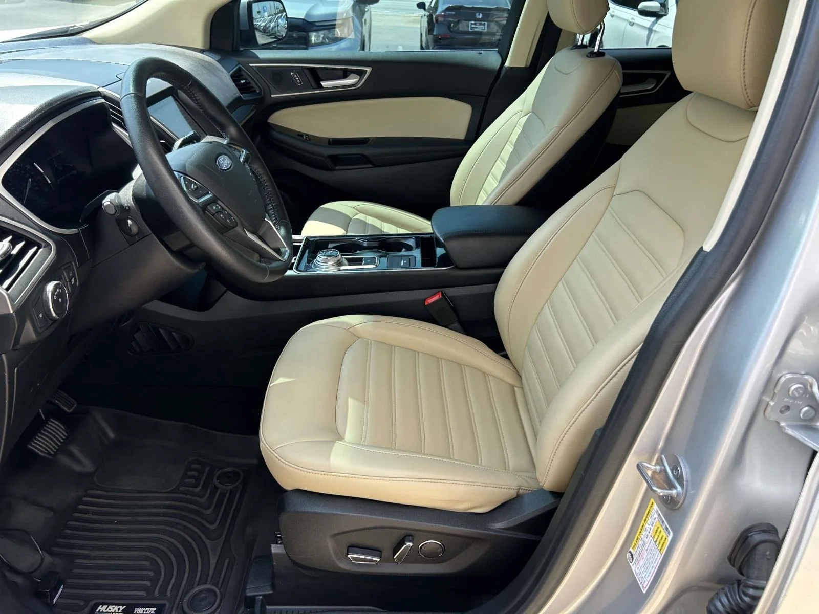 Used 2019 Silver Ford SEL FWD image 10