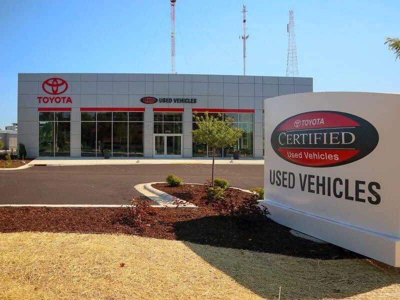 Used 2023 Wind Chill Pearl Toyota XLE image 19