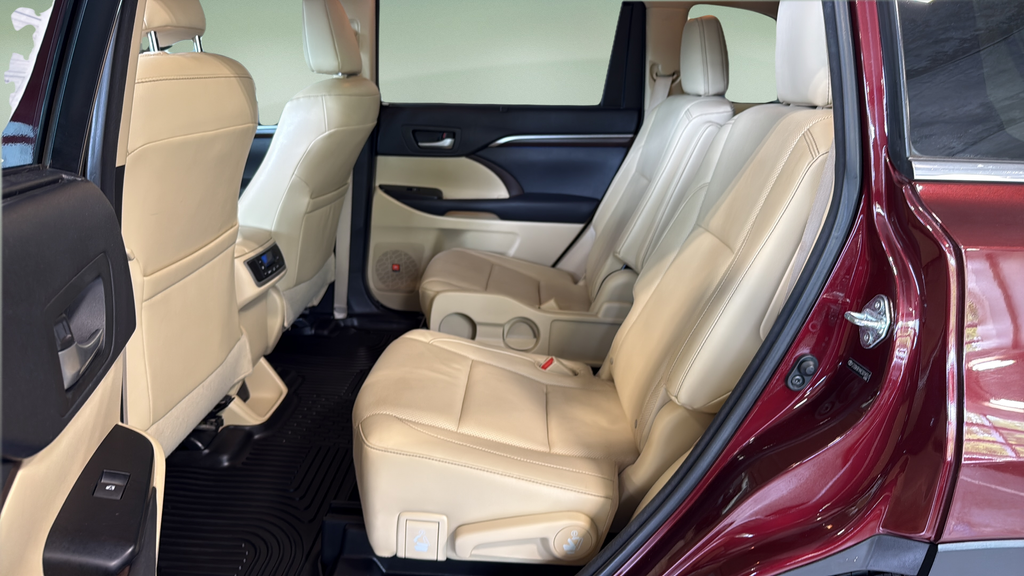 Used 2014 Red Toyota Limited image 15