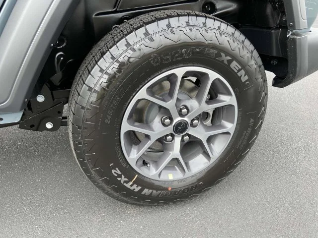 New 2025 Anvil Clear-Coat Exterior Paint Jeep Sport S image 10