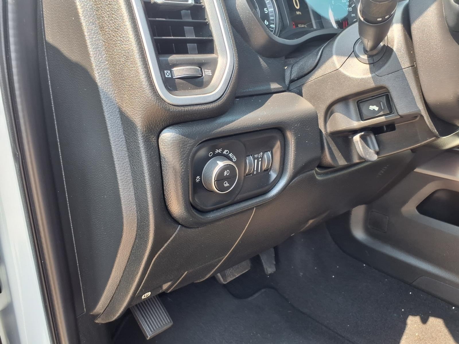 Used 2019 Bright White Clearcoat Ram Big Horn image 18