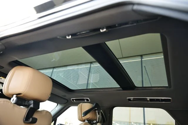 New 2026 Carpathian Grey Land Rover SE image 30
