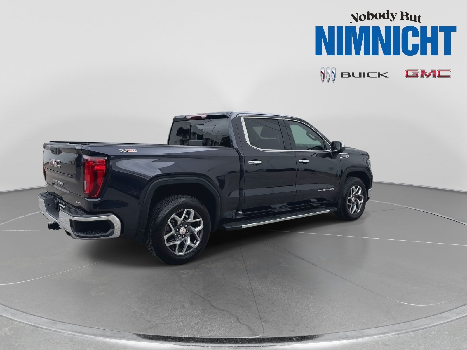2023 GMC Sierra 1500 SLT - Photo 8