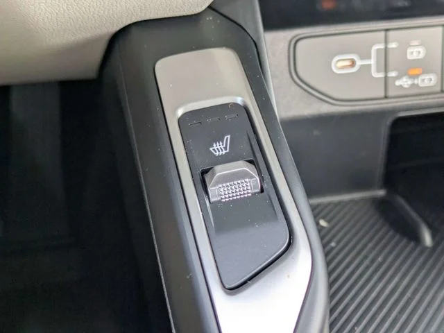 2025 Kia Sorento S - Photo 24
