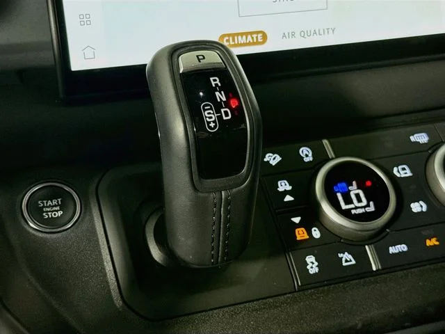 Certified Used 2024 Black Land Rover X-Dynamic SE image 19