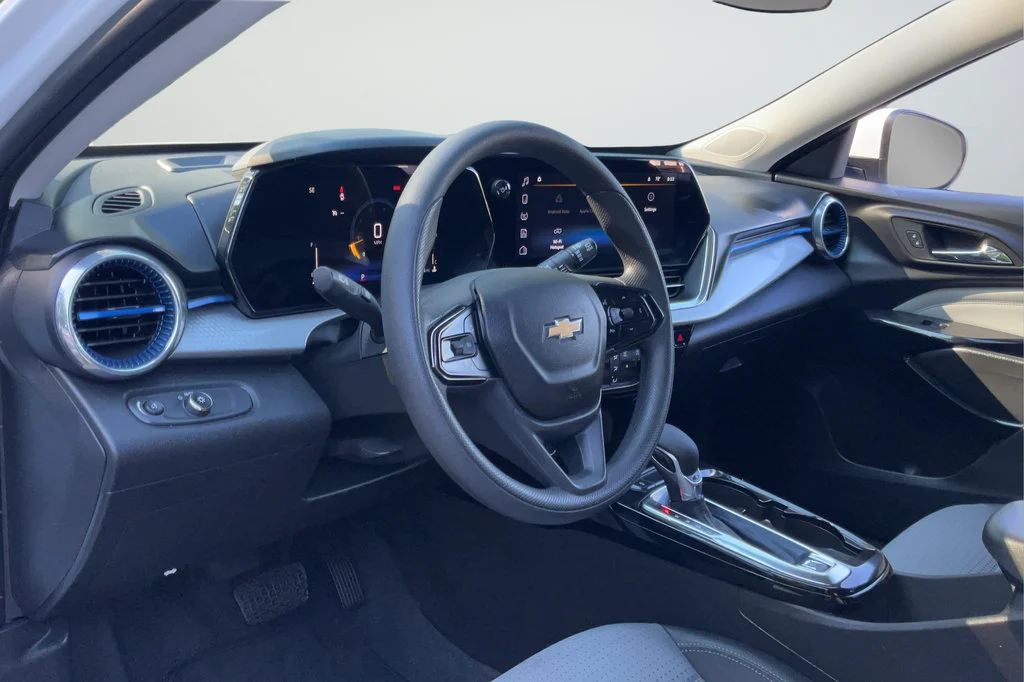 2025 Chevrolet Trax LT - Photo 25