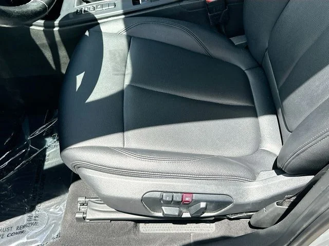 Used 2019 White BMW sDrive28i image 19