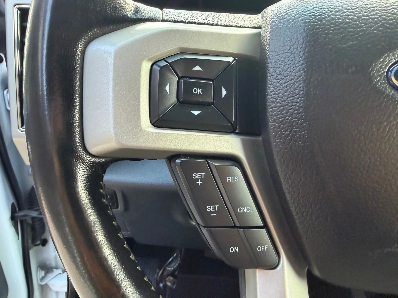 Used 2022 White Ford Lariat image 17