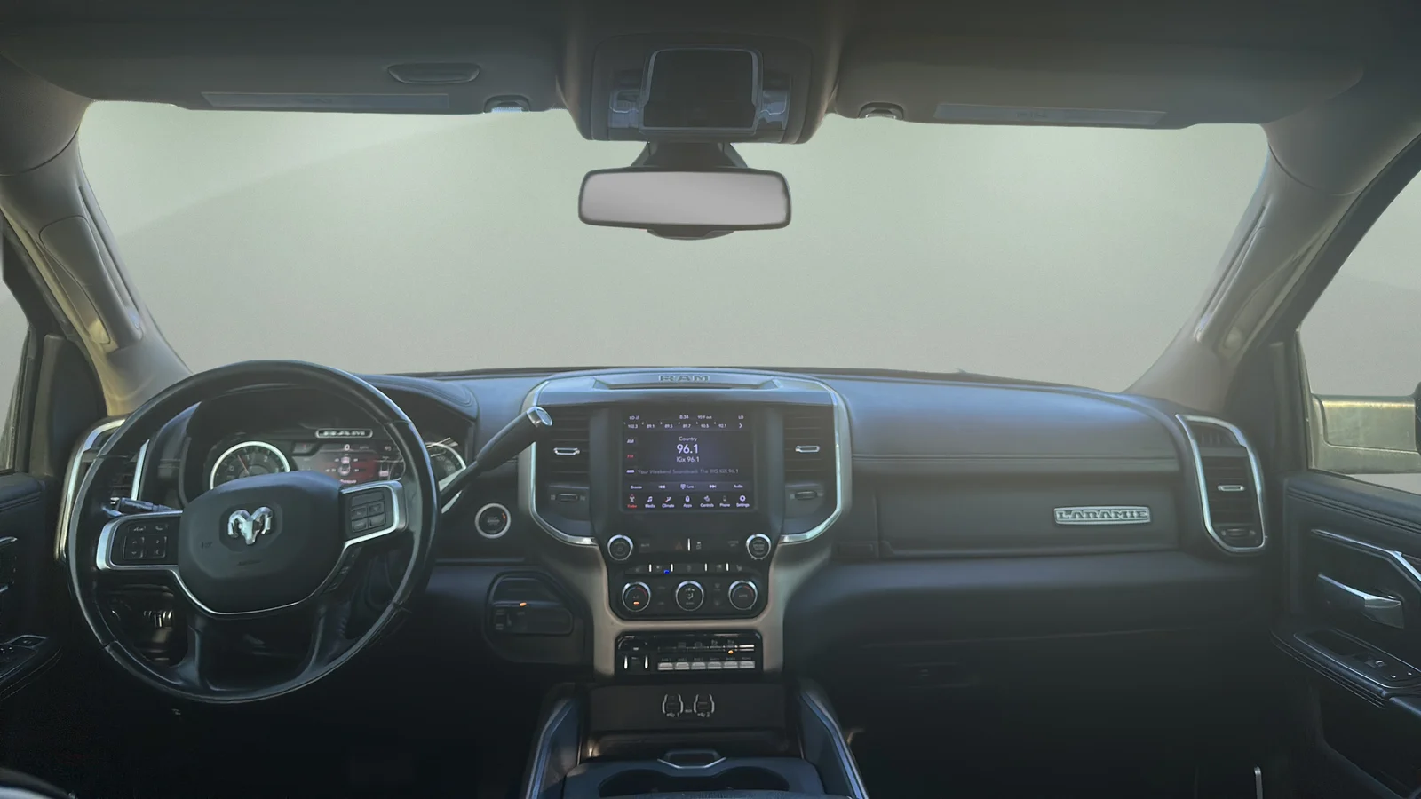 Used 2021 Silver Ram Laramie image 9