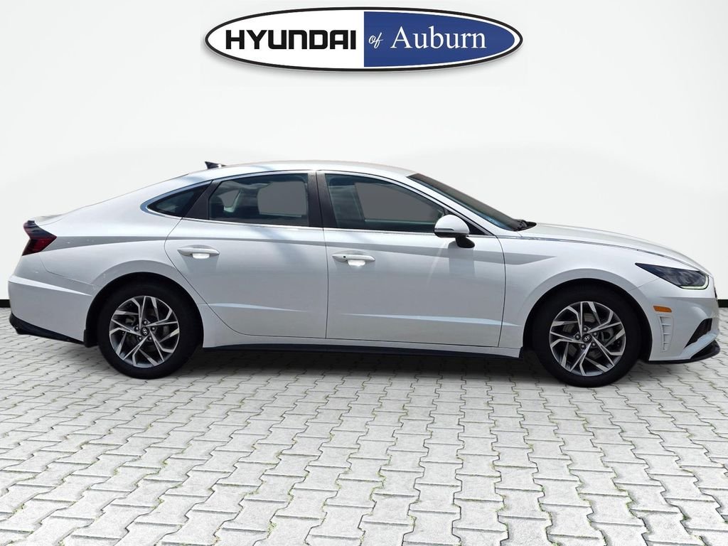 Used 2022 Gray Hyundai SEL image 4