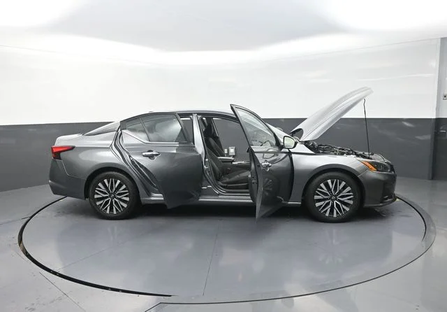 Used 2024 Gray Nissan 2.5 SV image 36