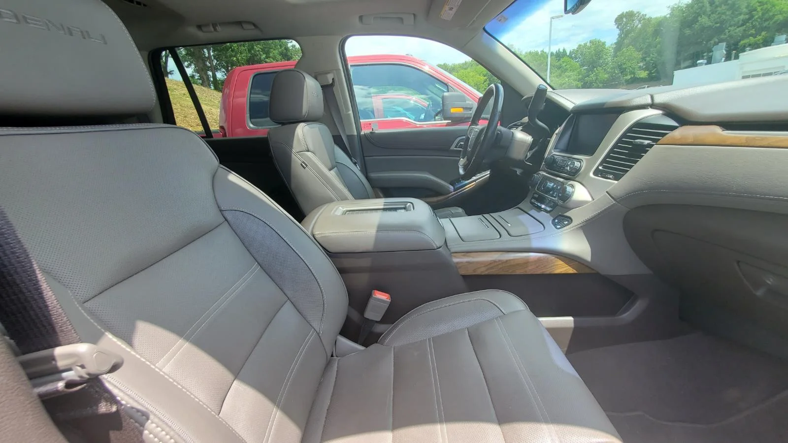 Used 2020 SATIN STEEL METALLIC GMC Denali image 4