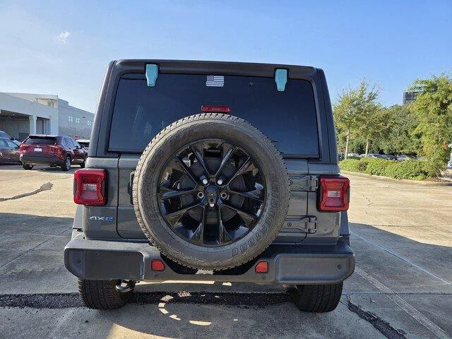 Used 2021 Sting-Gray Clearcoat Jeep Unlimited Sahara image 3