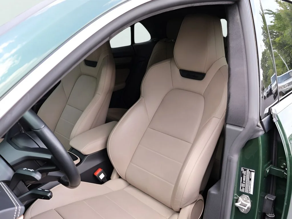 Used 2024 Oak Green Metallic Neo Porsche Turbo image 5