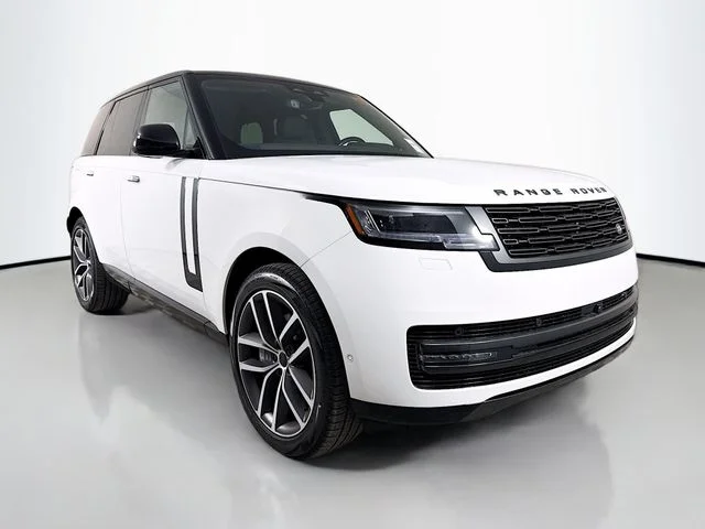 New 2026 Fuji White Land Rover SE image 3