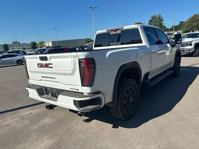 Used 2024 White GMC AT4 image 10