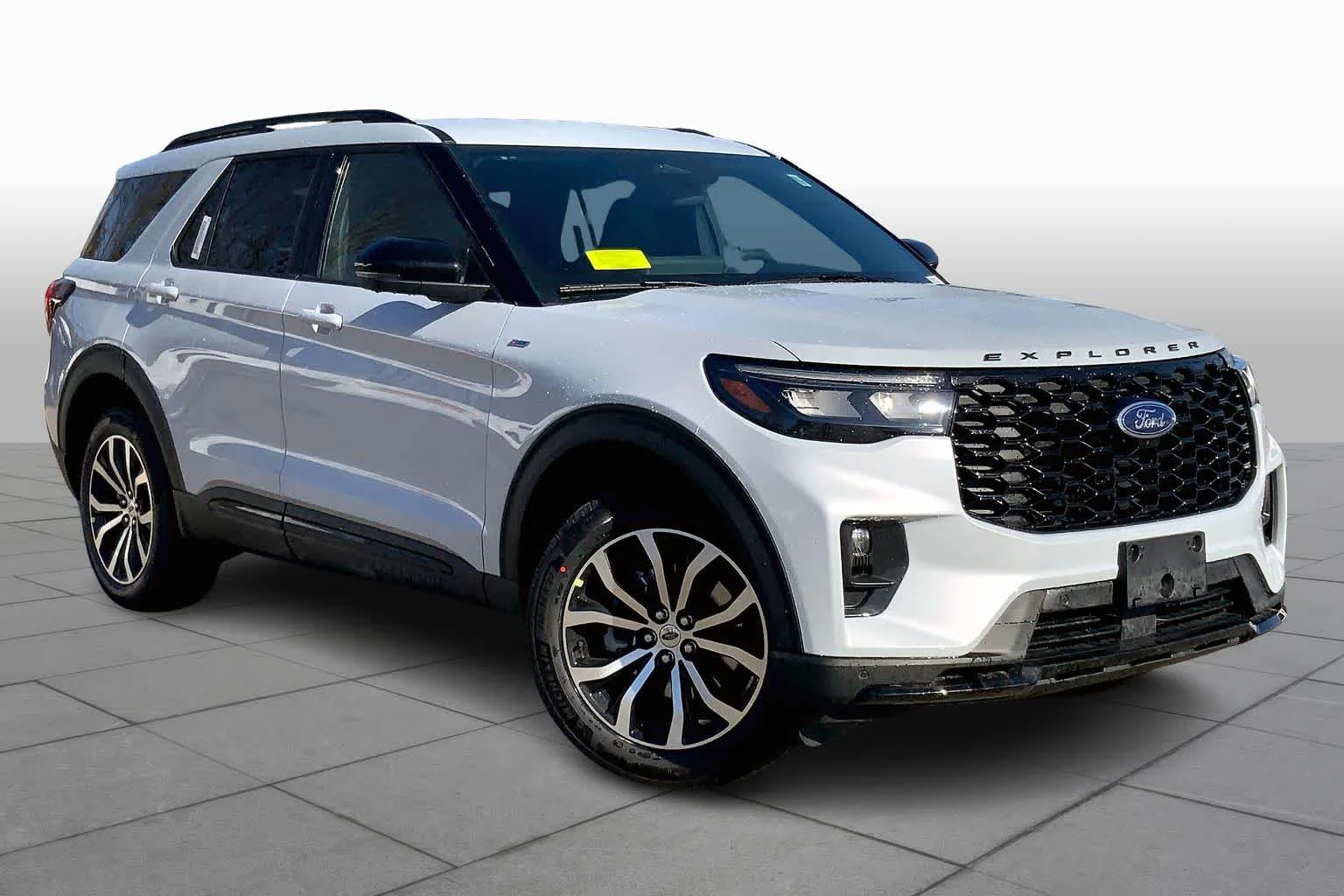 New 2026 Space White Metallic Ford ST-Line image 19