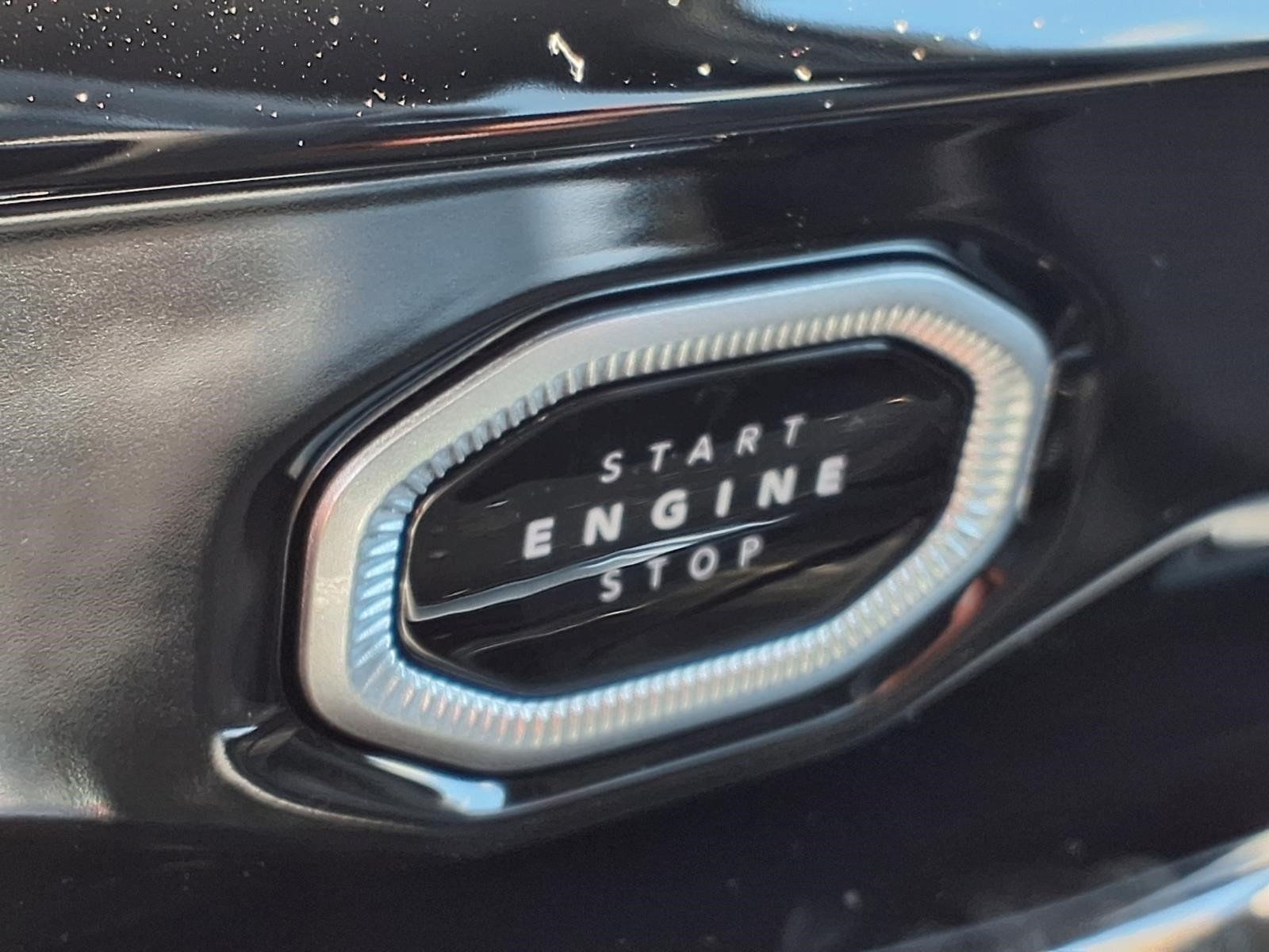 New 2026 Silver Zynith Exterior Paint Jeep Laredo Altitude image 12