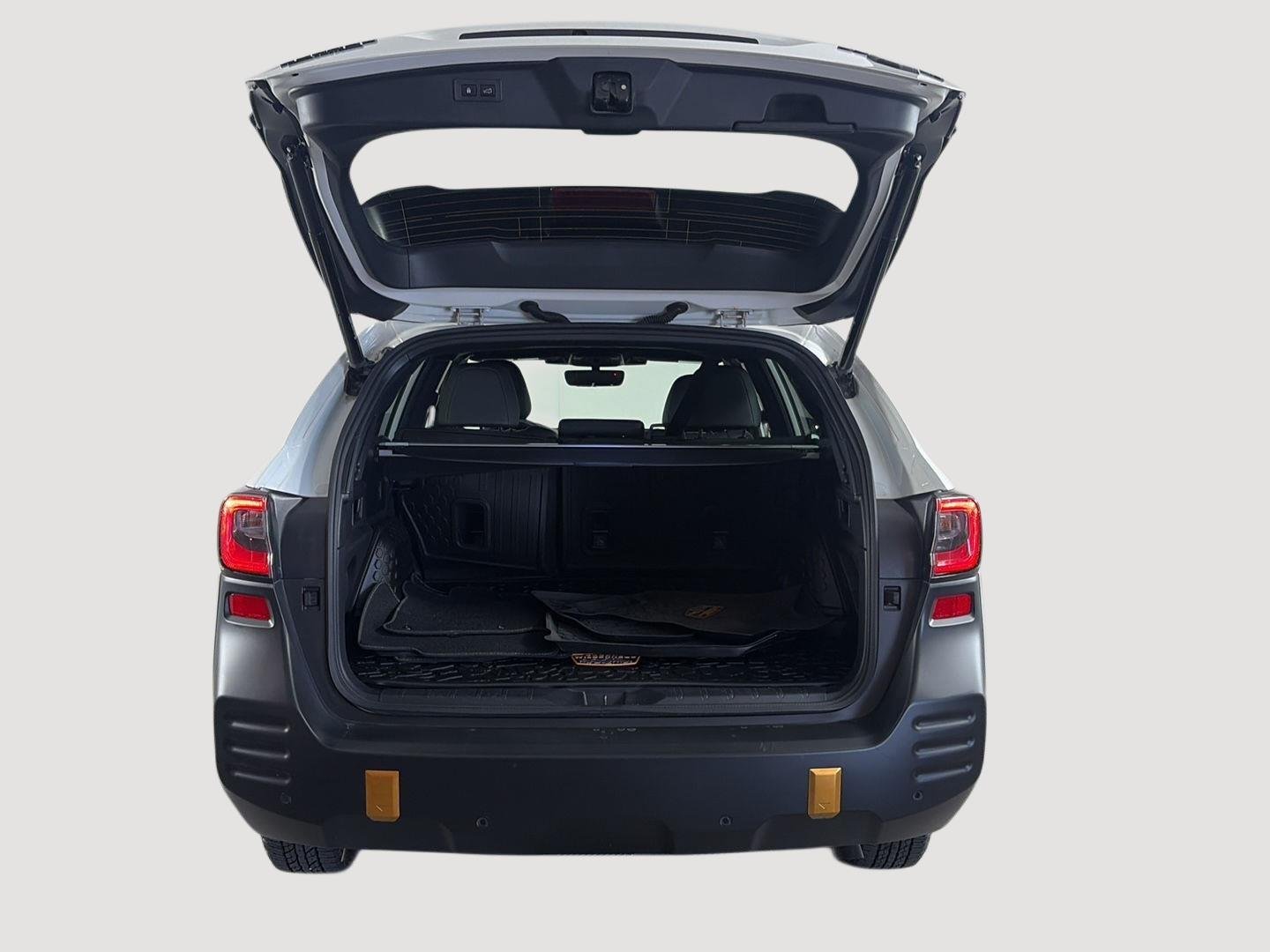 Used 2025 Crystal White Pearl Subaru Wilderness image 19