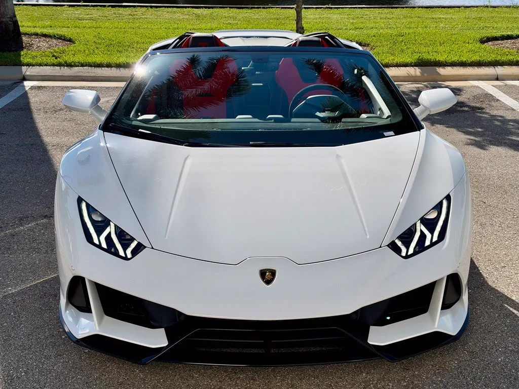 Used 2023 Bianco Monocerus Metallic Lamborghini Spyder AWD image 3