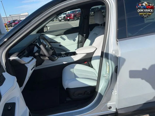 New 2026 Silver Jeep Overland image 9