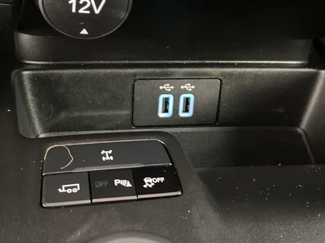 Used 2023 White Ford Lariat image 23