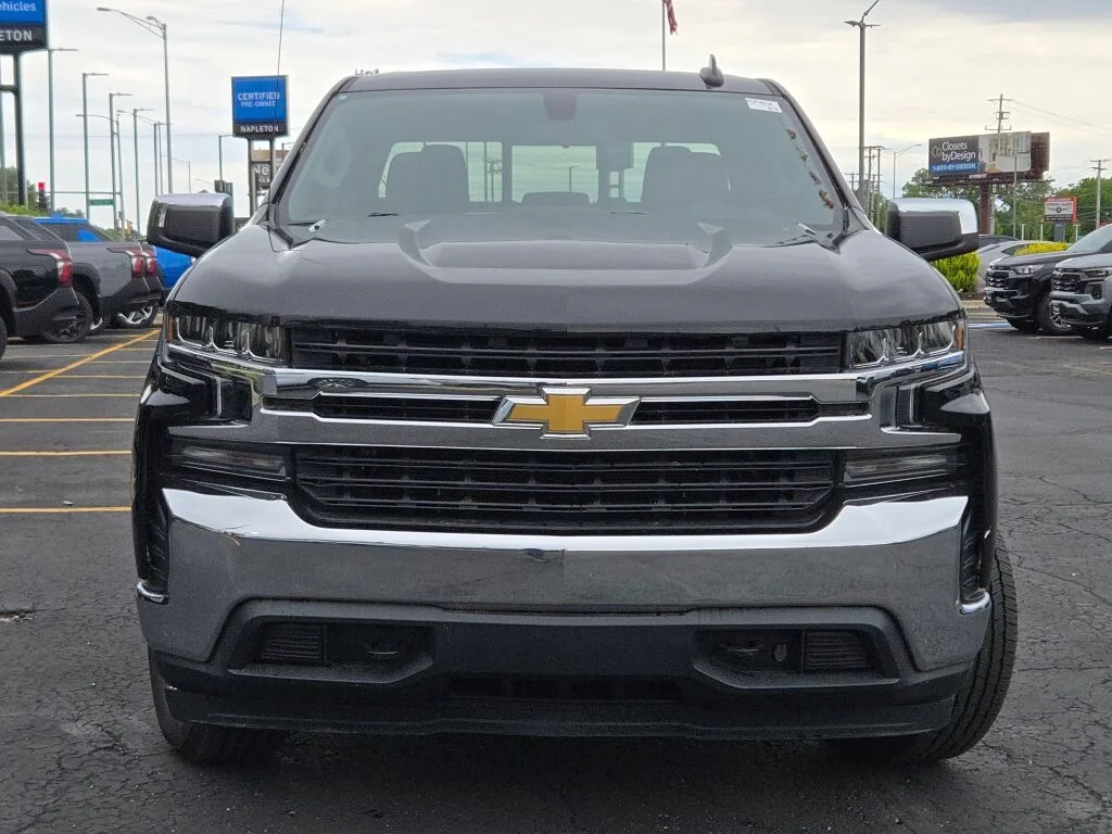 Used 2020 Black Chevrolet LT image 4